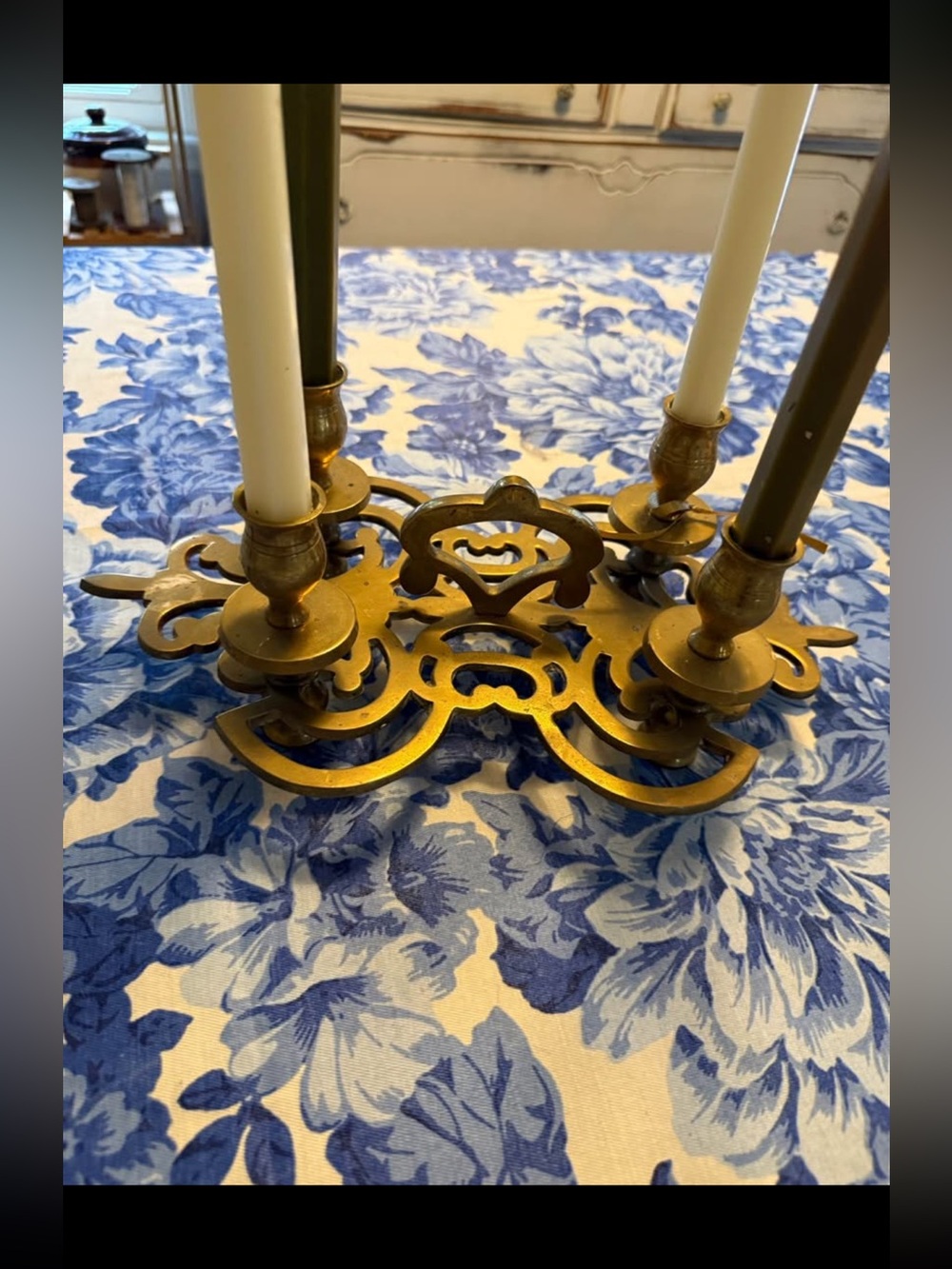 Beautiful Vintage heavy MCM Brass 4-Candle
Candelabra with Handle.